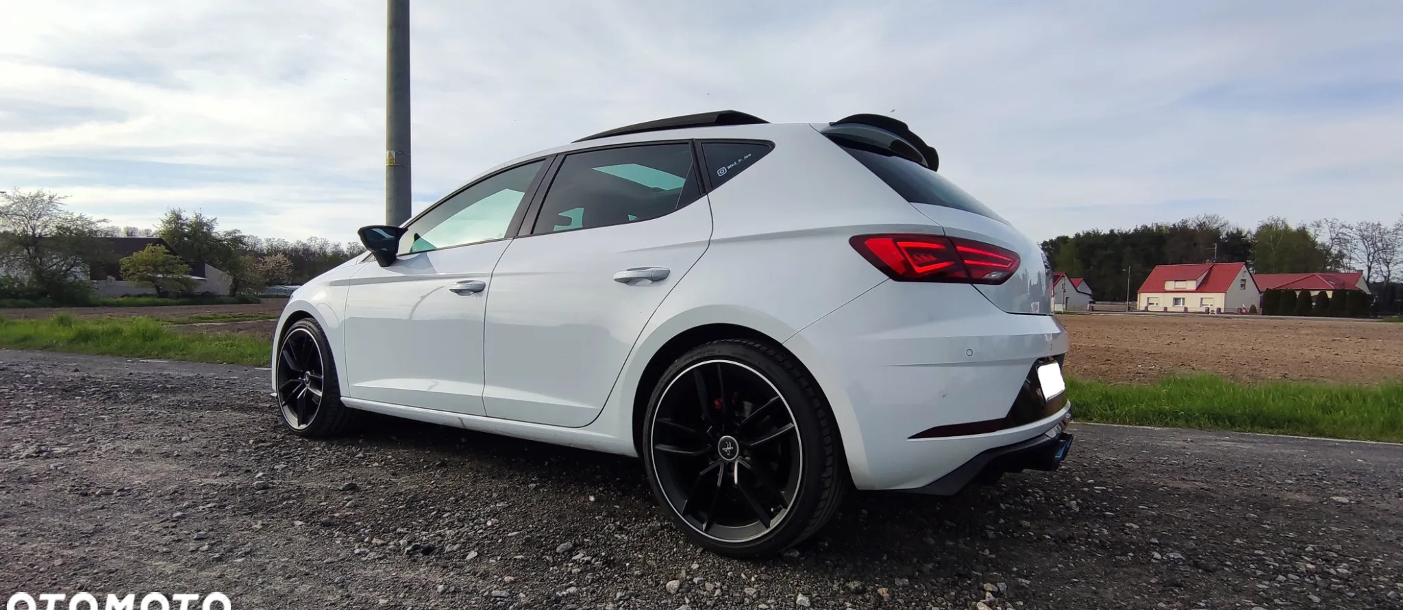 Seat Leon cena 79999 przebieg: 100000, rok produkcji 2019 z Wrocław małe 172